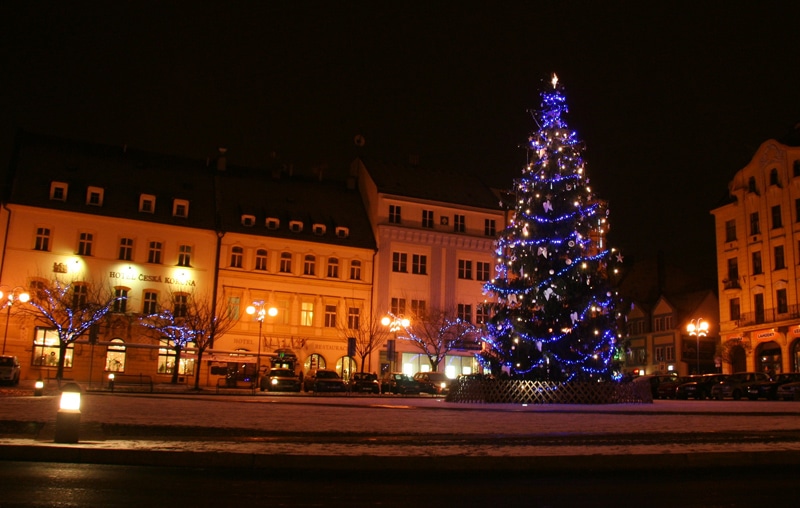 Rozsvícený vánoční strom v Děčíně.