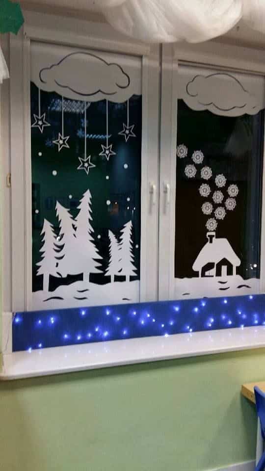 Hotové vánoční vystřihovánky z papíru na okně 