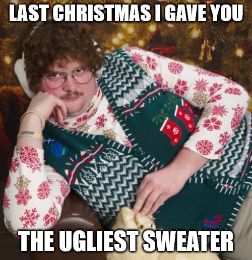 legrační vánoční přání s obézním mužem ve směšném svetru