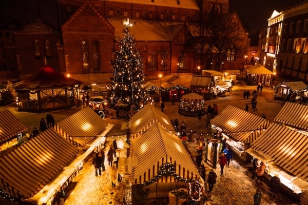 Vánoční trhy na Katedrálním námsětí v Rize 