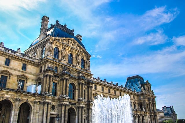 Muzeum Louvre v Paříži 
