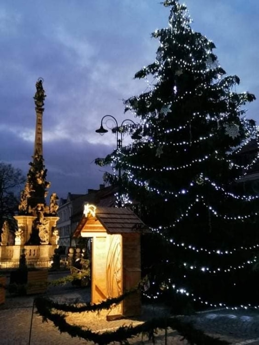 Vánoční strom v Jaroměři.