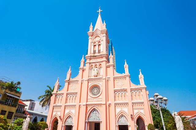 Růžová katedrála Da Nang.