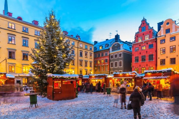 Vánoční jarmark v centru Stockholmu.