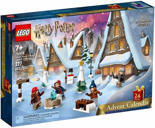 Adventní kalendář Harry Potter s herní plochou s motivem vesnice.