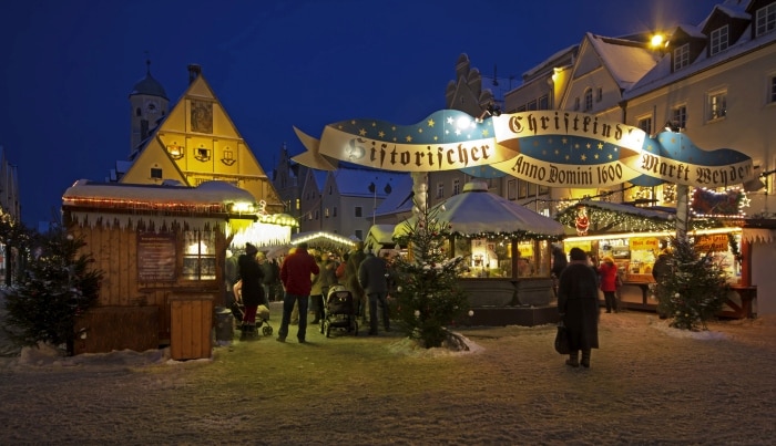 Vánoční trhy v německém Weidenu.