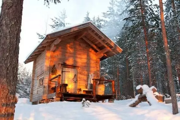 Typická estonská sauna v přírodě.
