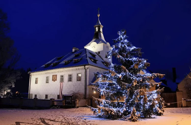 Vánoční strom Dobřichovice